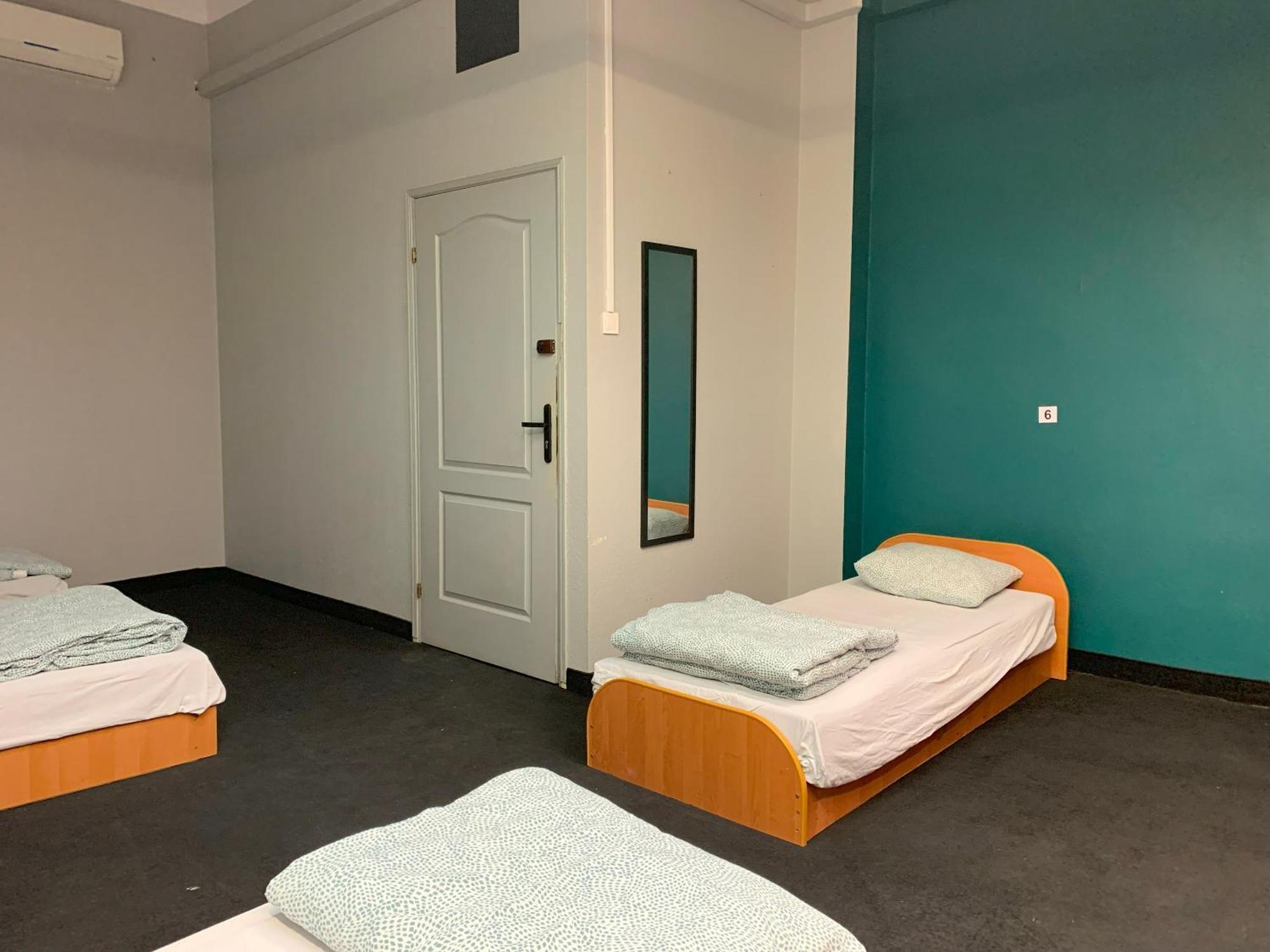 To Be Hostel Krakow Bagian luar foto