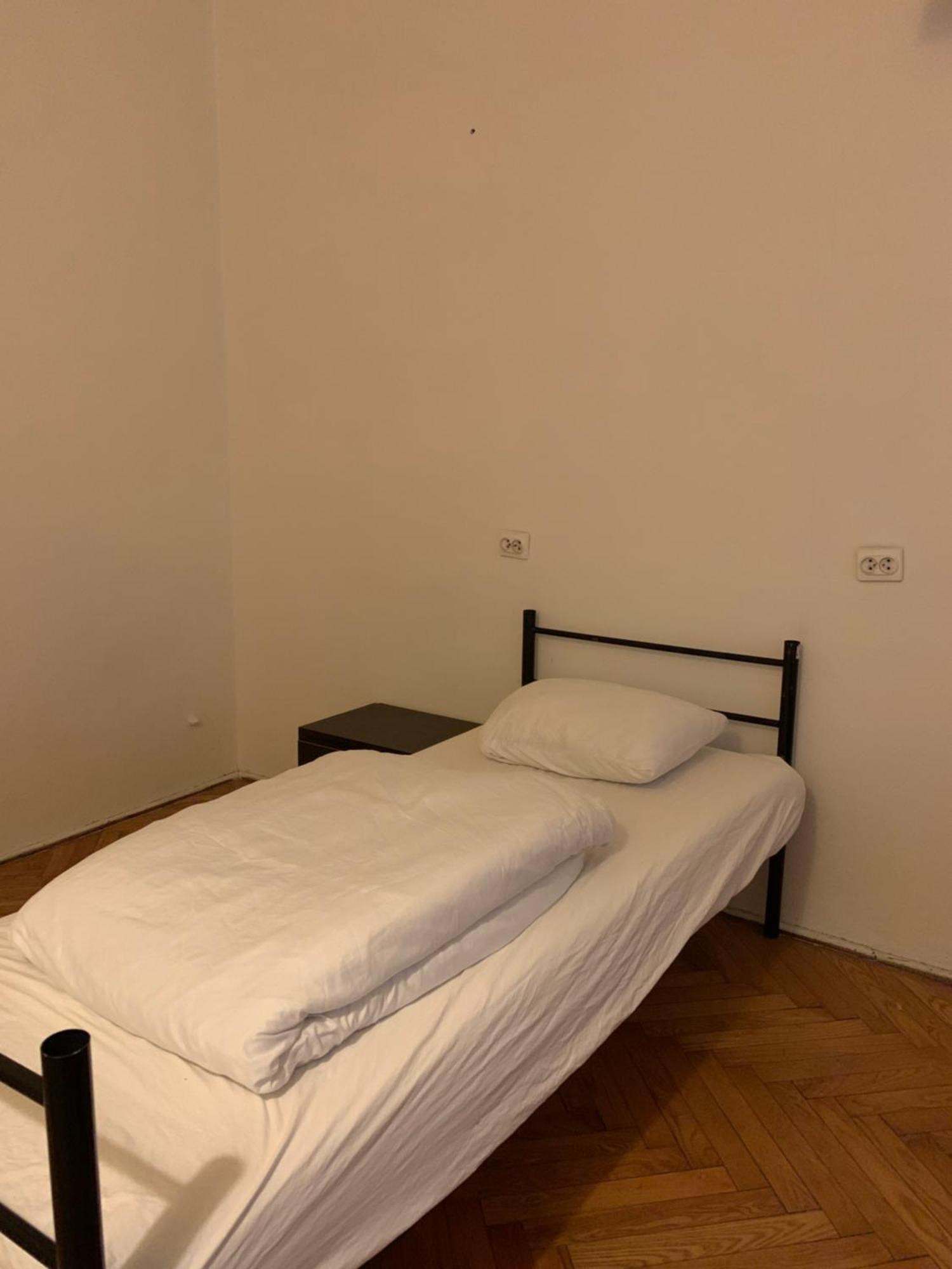 To Be Hostel Krakow Bagian luar foto
